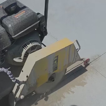 Studium przypadku projektu: Zastosowanie pił tarczowych SANG do poszerzania spoin betonowych na międzynarodowym lotnisku w Roswell