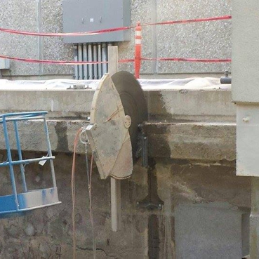 Sekwencja cięcia budynku betonowego
